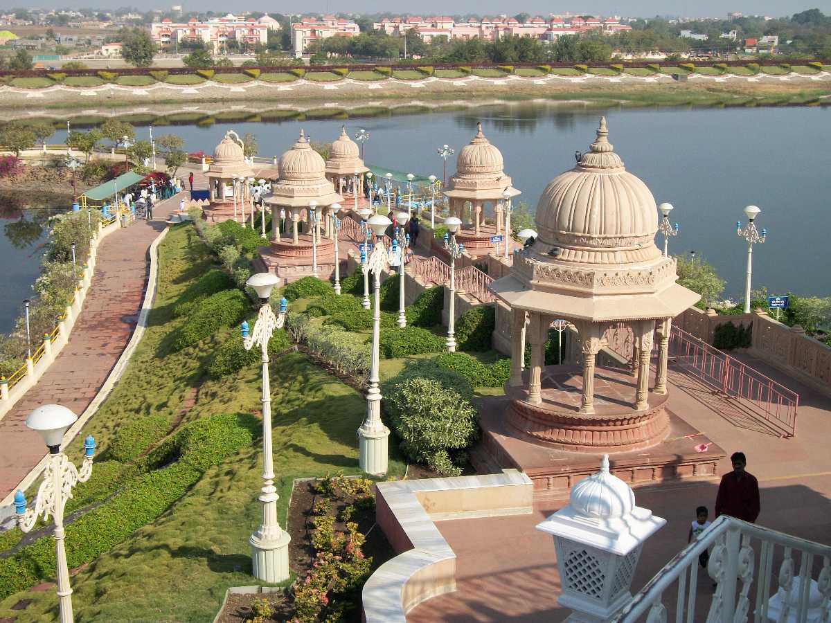 travel places near vadodara