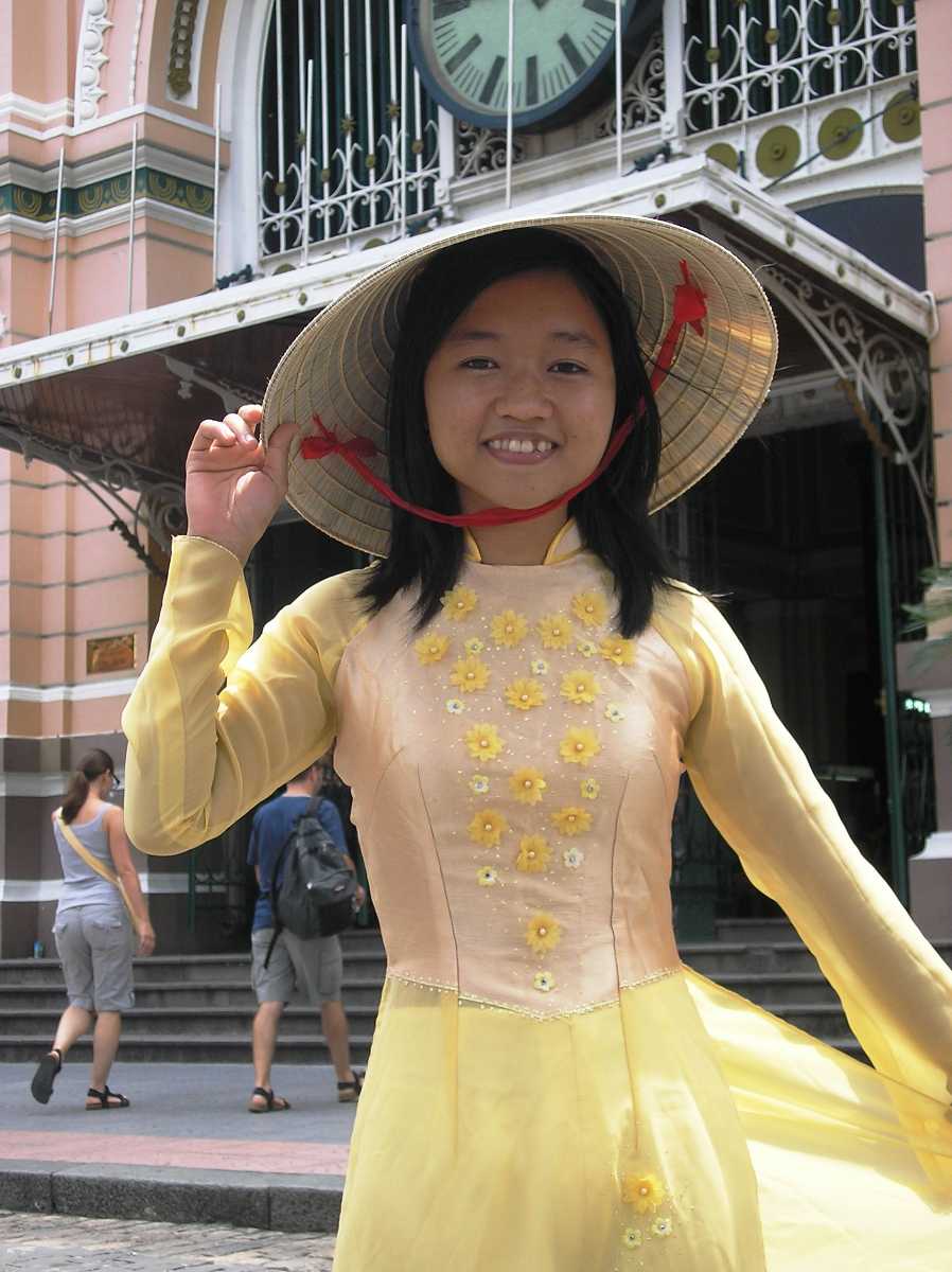 Culture of Vietnam, Vietnamese Cultural Dress, Ao Dai, Non La