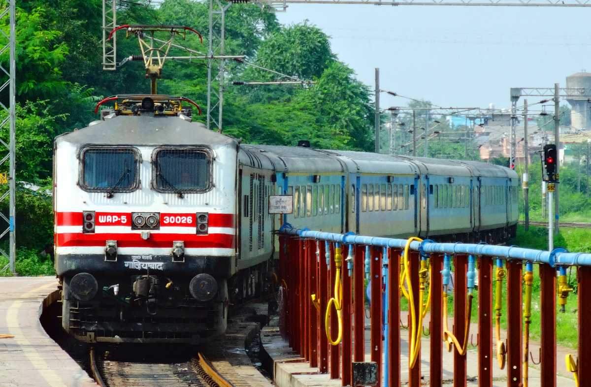 bhopal shatabdi, ten superfast trains in India