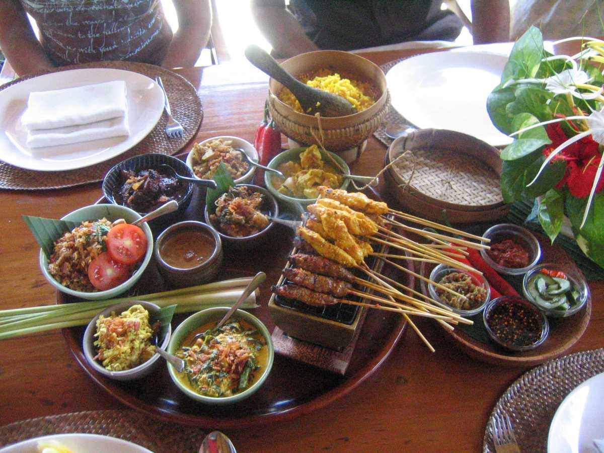 Honeymoon in Bali, Balinese Cuisine