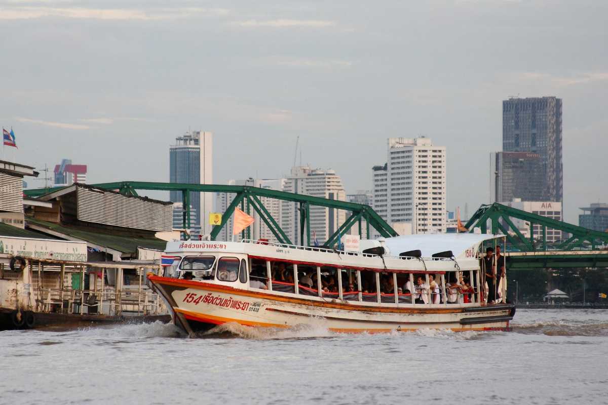 Express river taxi