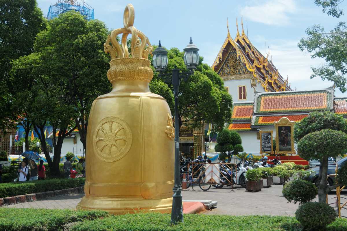 Bell Statue at Wat Rakhang Bangkok