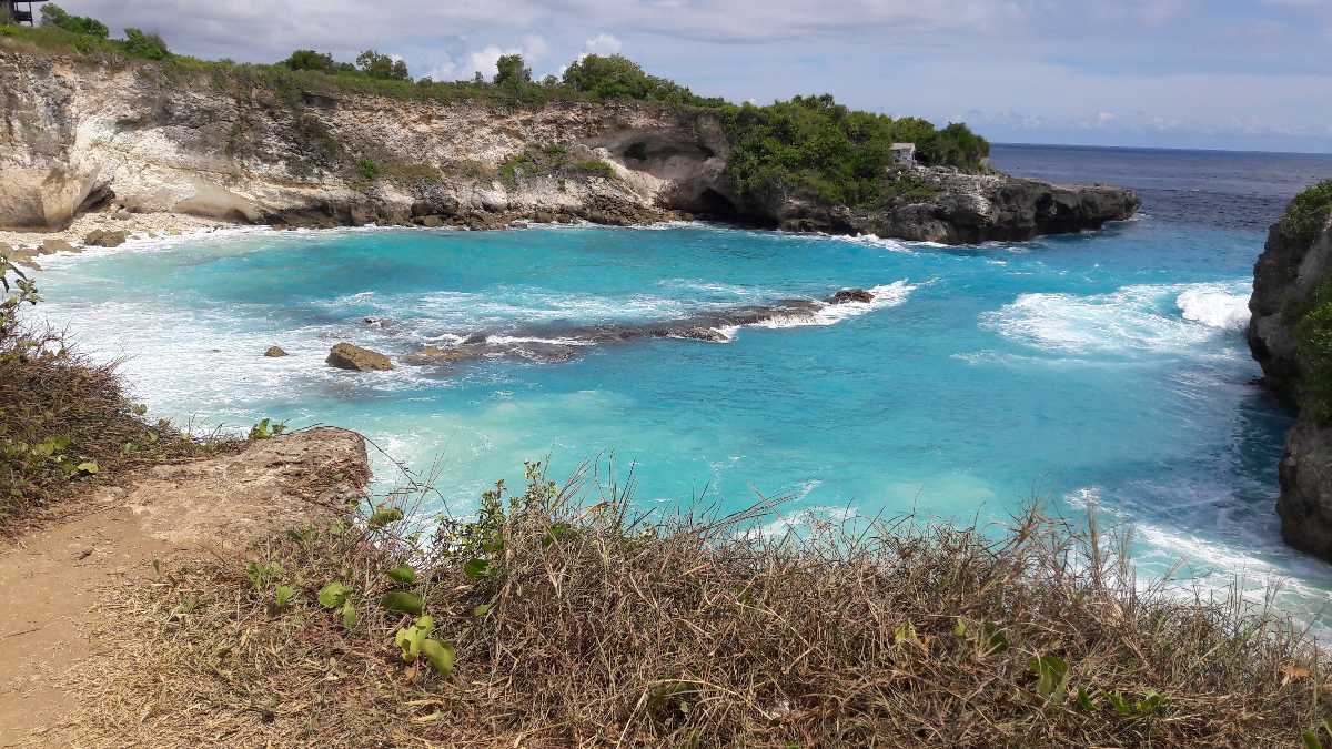 Honeymoon in Bali, Nuse Lembongan