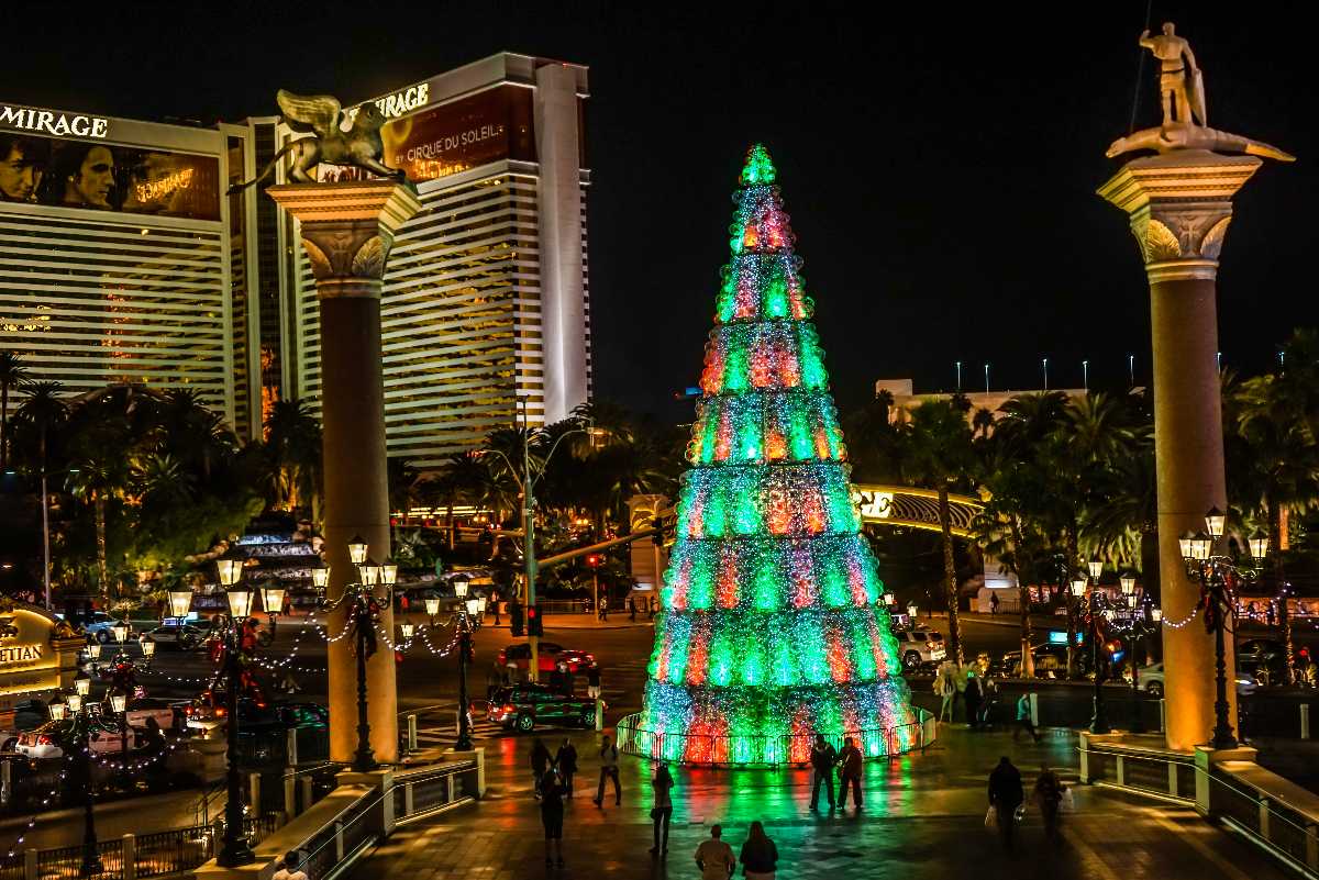 visit vegas in december