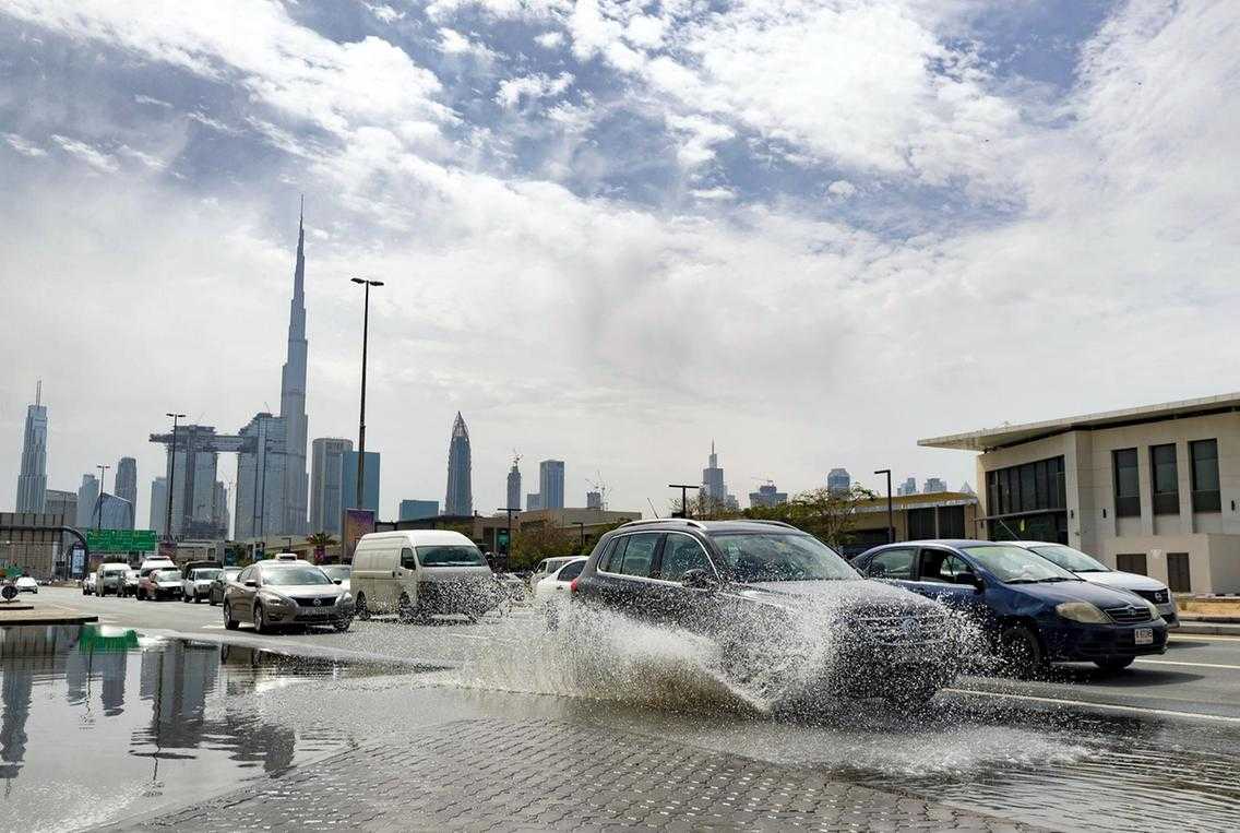 Погода в дубае сегодня и температура. Дождь в Дубае. Дубай климат. Ливень в Дубае. Дождь в Дубае 2022.