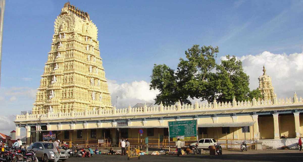 Chamundeshwari Temple, Mysore | Temple Timings, Photos & History