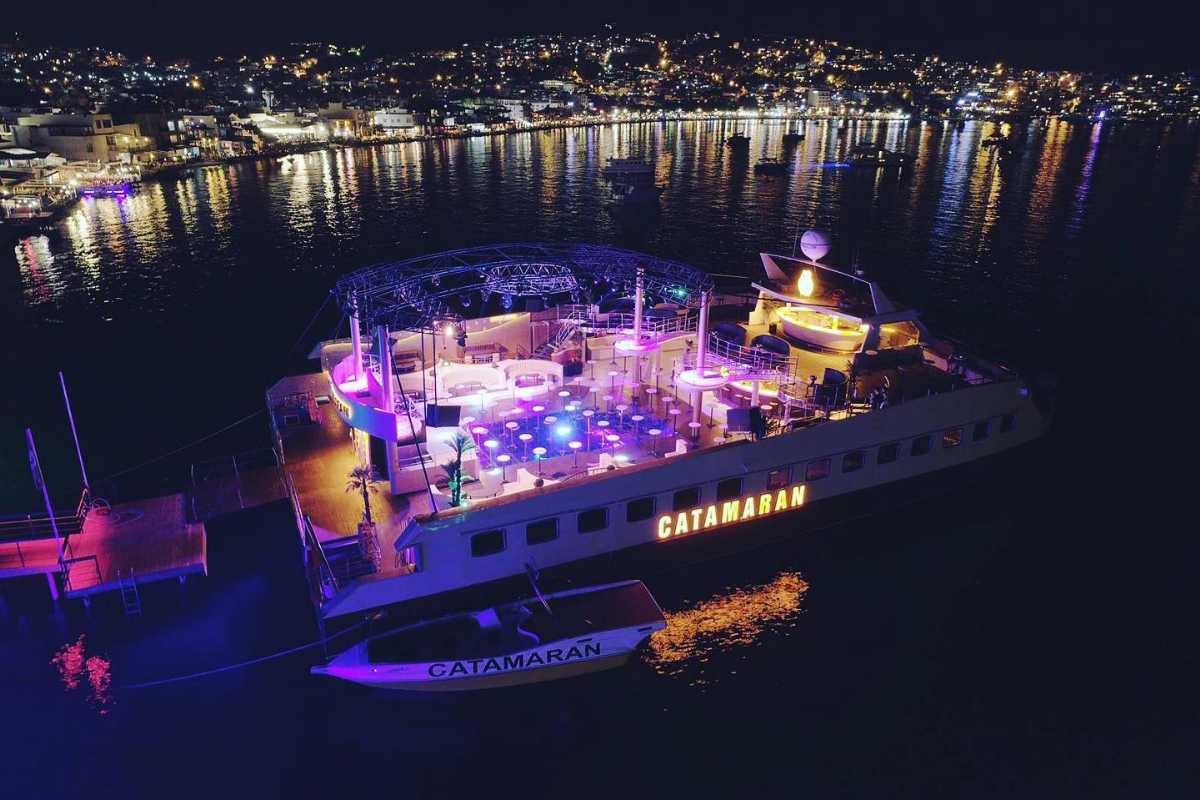 bodrum catamaran boite de nuit