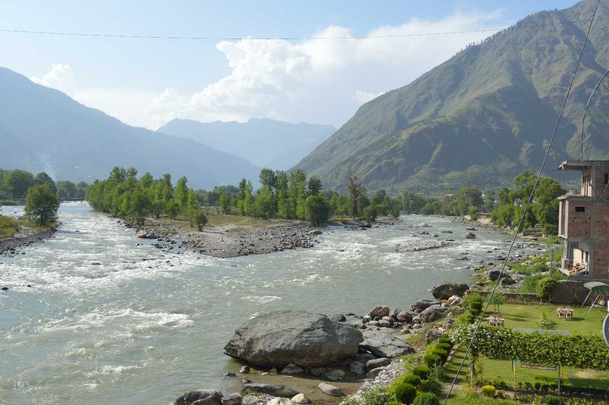 Monsoon Season, Kullu