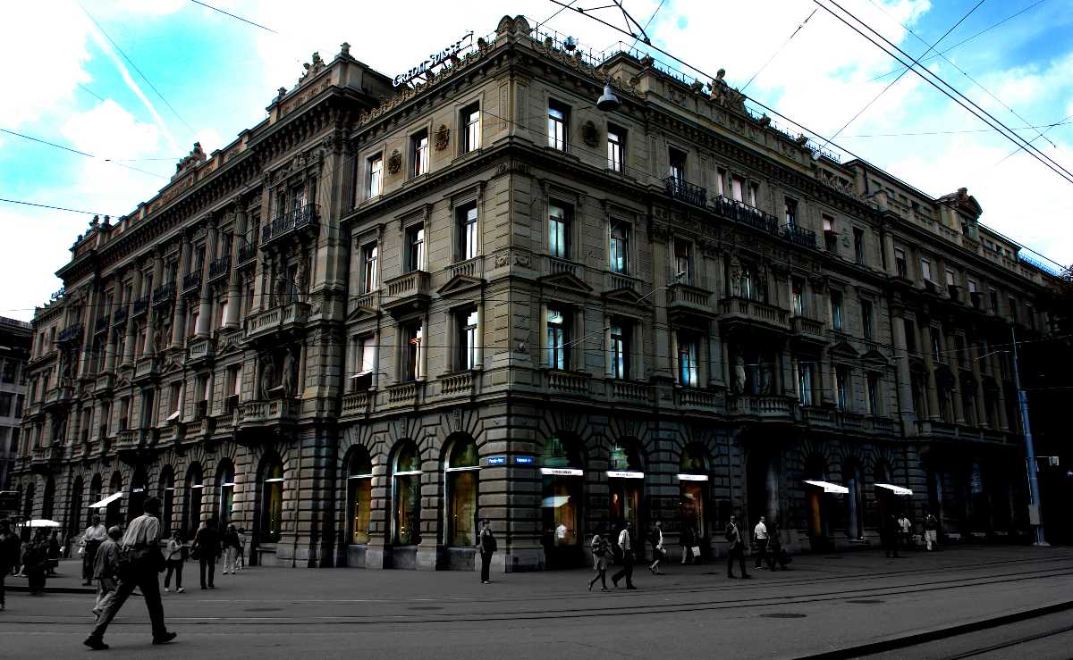 Paradeplatz, Sightseeing Around Bahnhofstrasse