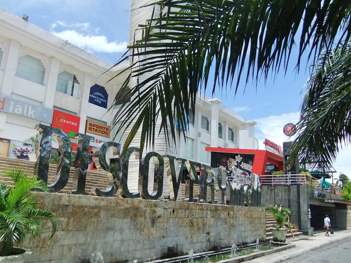 Carrefour Plaza Kuta - Shopping Square on Sunset Road in Kuta – Go
