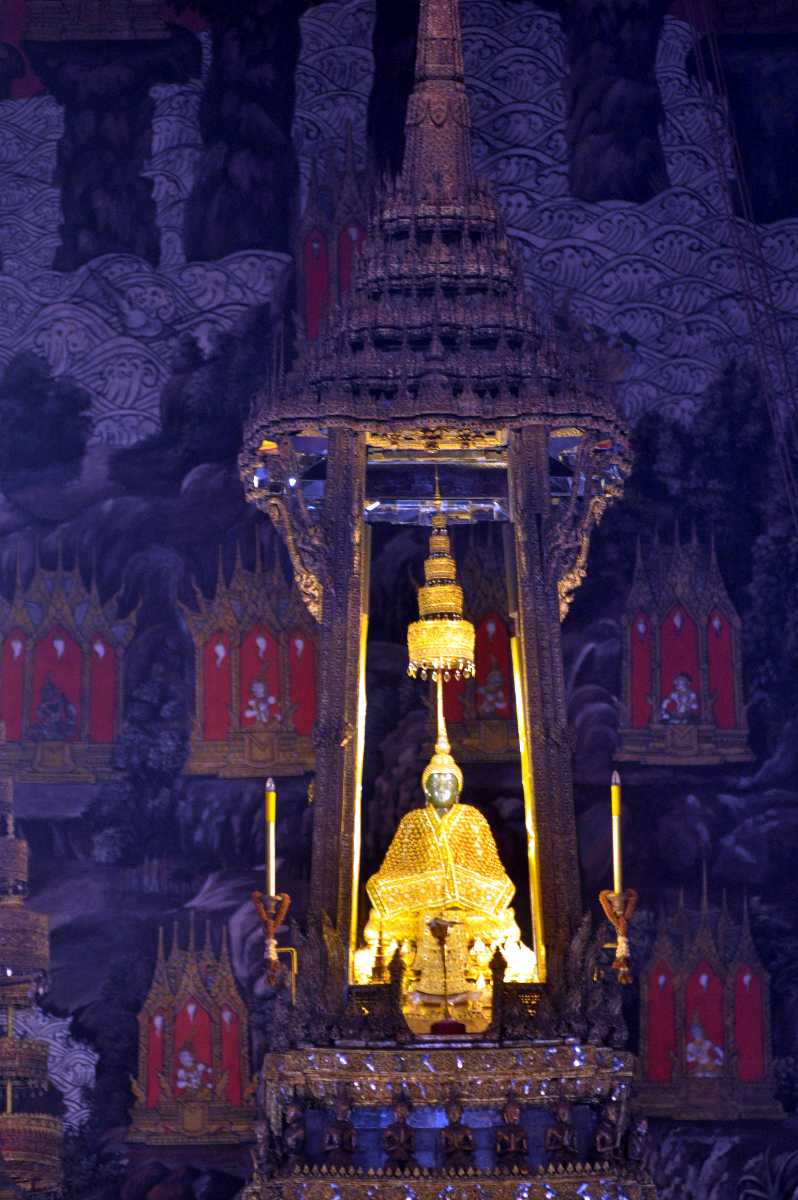 Emerald Buddha, Wat Phra Kaew