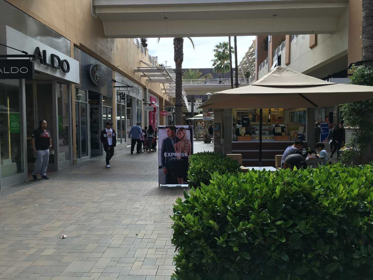 Fashion Valley Mall - Bloomingdale's Back Lot, San Diego, CA