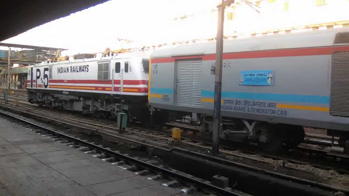 Gatimaan express, ten superfast trains in India