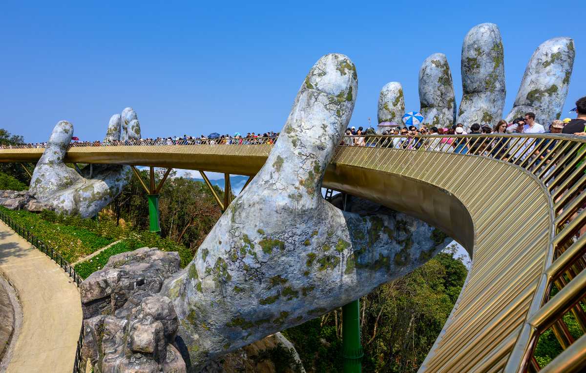 Golden_Bridge_Da-Nang_284895116653829_20200930185007.jpg