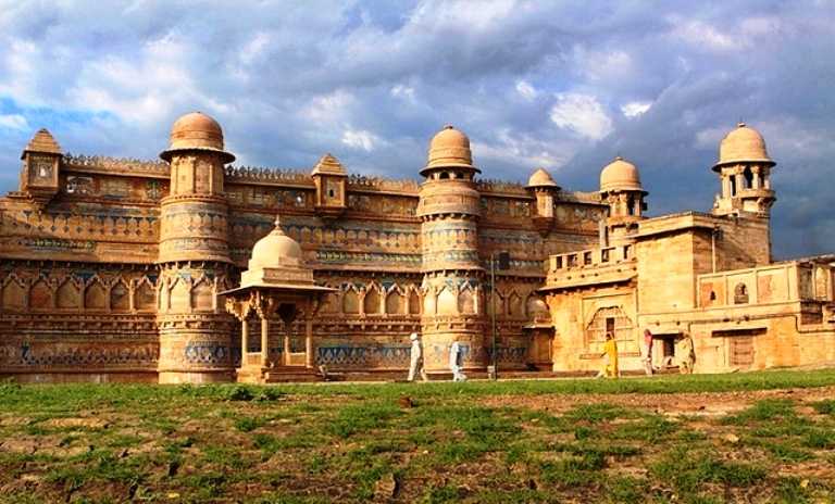tourist places near by gwalior