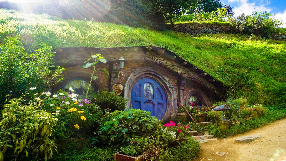 Hobbiton Movie Set