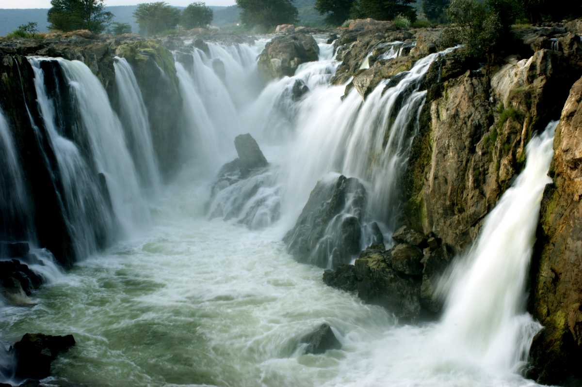 hogenakkal near tourist places