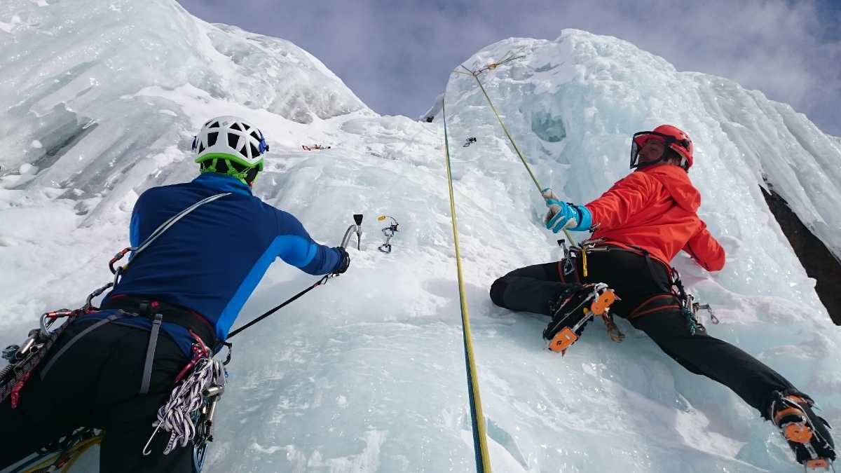 L'escalade sur glace, 12 des sports d'aventure les plus dangereux au monde !