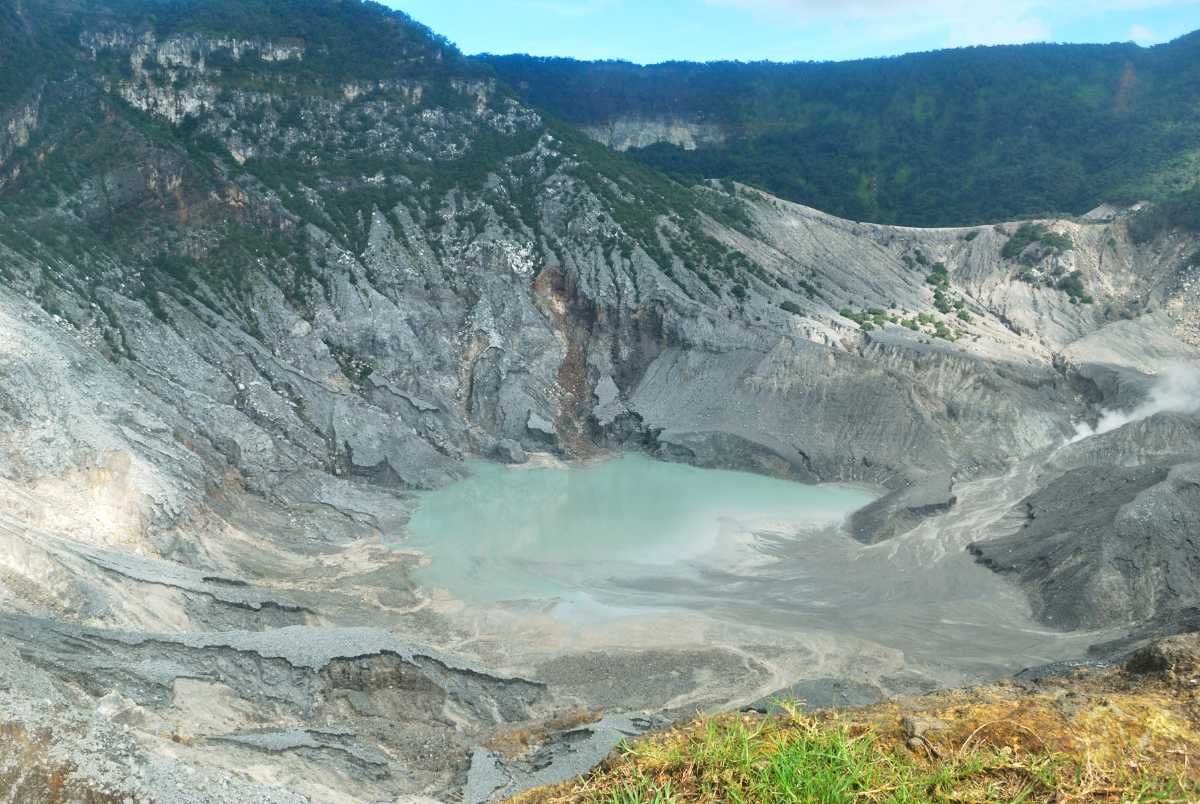 Tangkuban Perahu, Bandung | Entry Fee, Timings and Things to Do