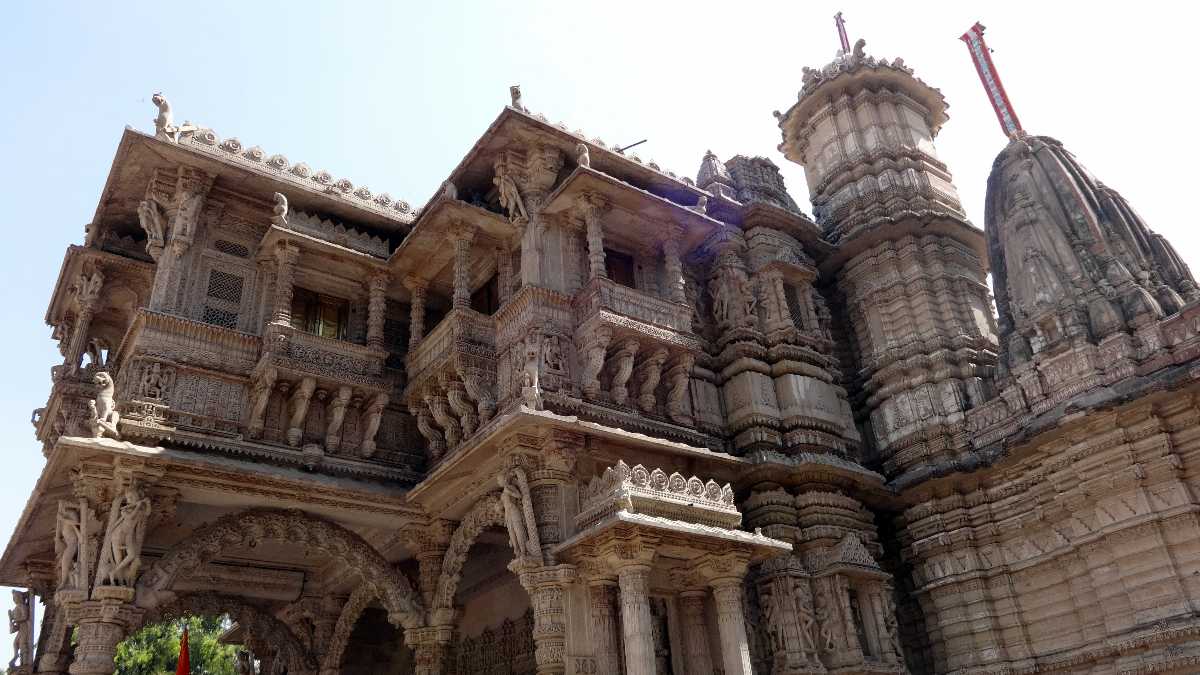 Hutheesingh temple