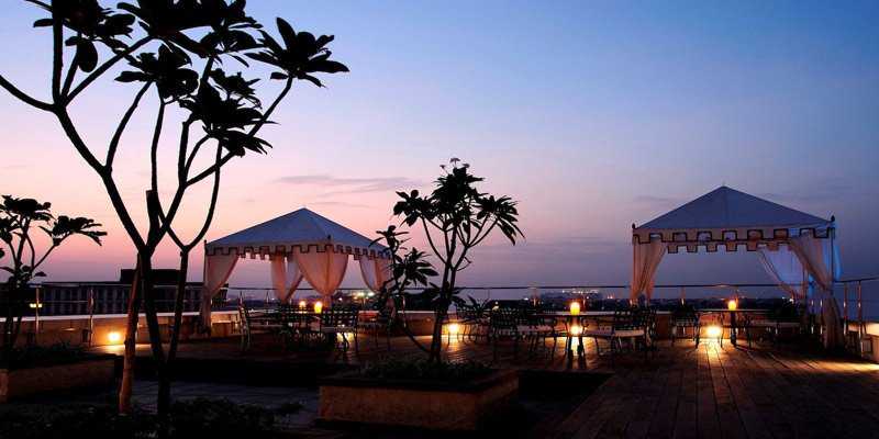 romantic places in chennai, shiraz art cafe