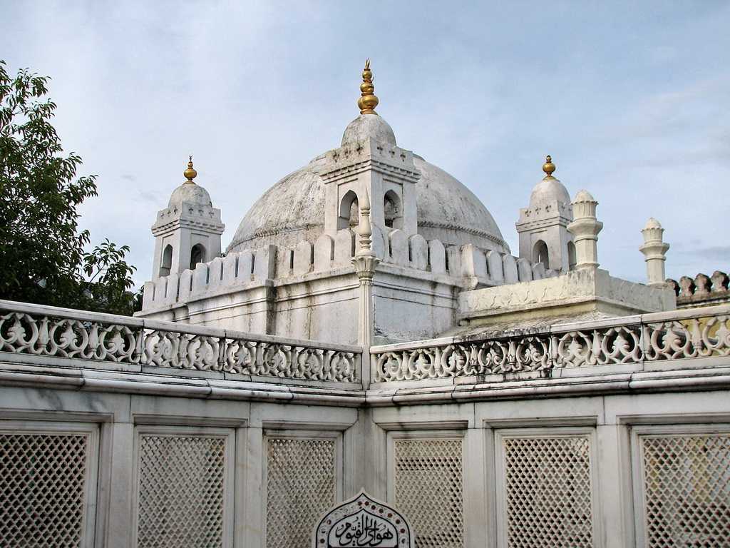 Zainuddin Shirazi Dargah at Khuldabad