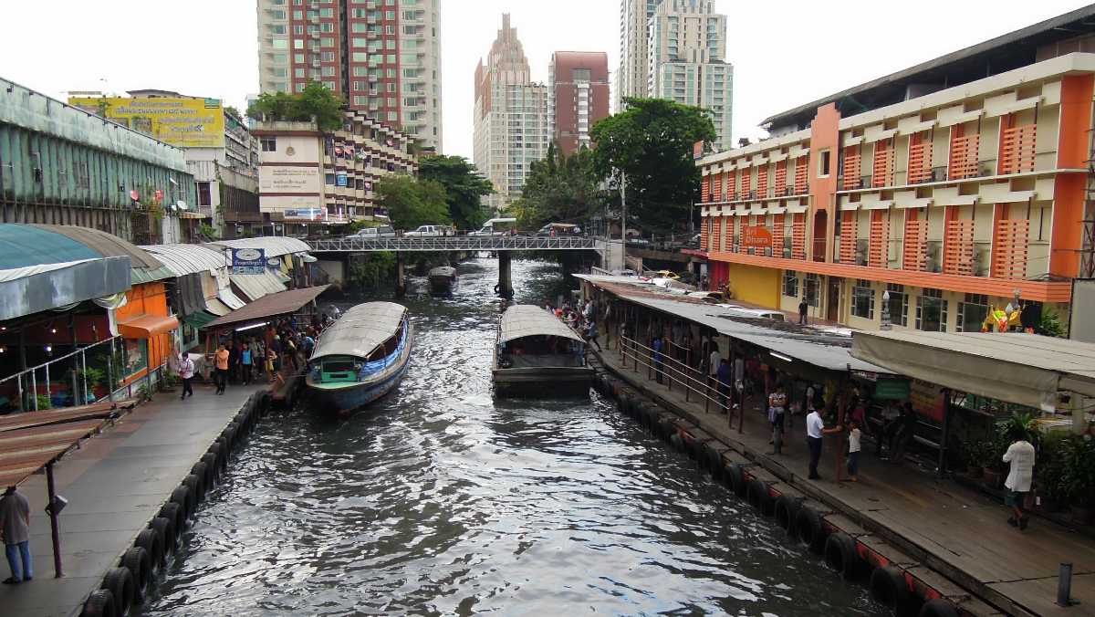 Khlong Saen Saep