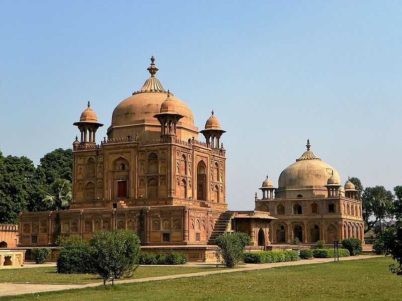 Khusro Bagh, Fun things to do in Allahabad after you've done visiting the Kumbh!