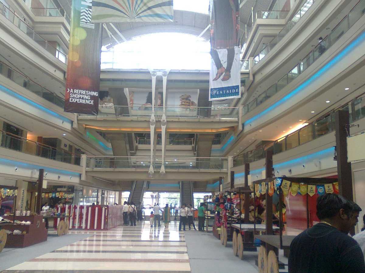puma store in viviana mall thane