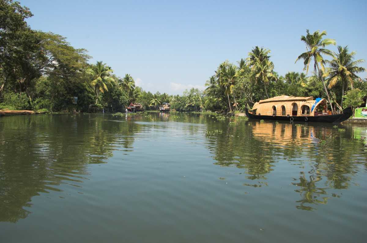 backwaters kerala tourism