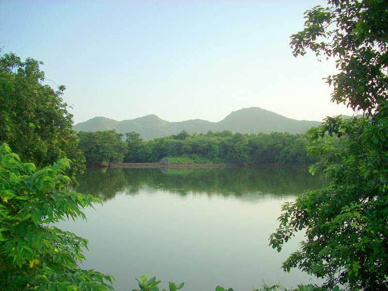 Lake on Girnar Taleti