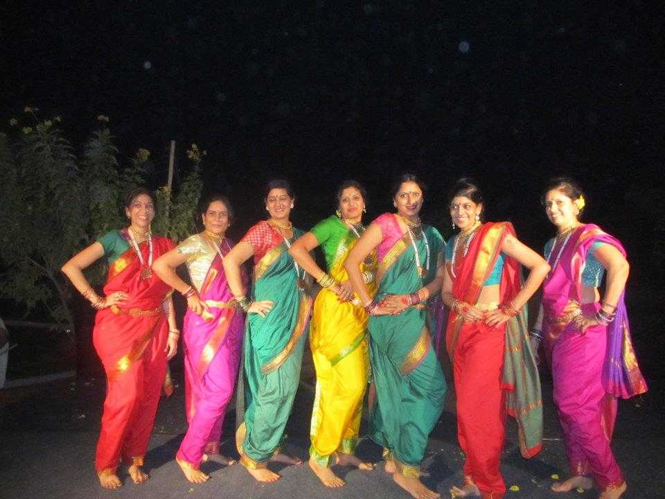 Folk dancers standing together in traditional Maharashtrian dress, Stock  Photo, Picture And Royalty Free Image. Pic. SAS-PIMS-20070906-SM0195 |  agefotostock