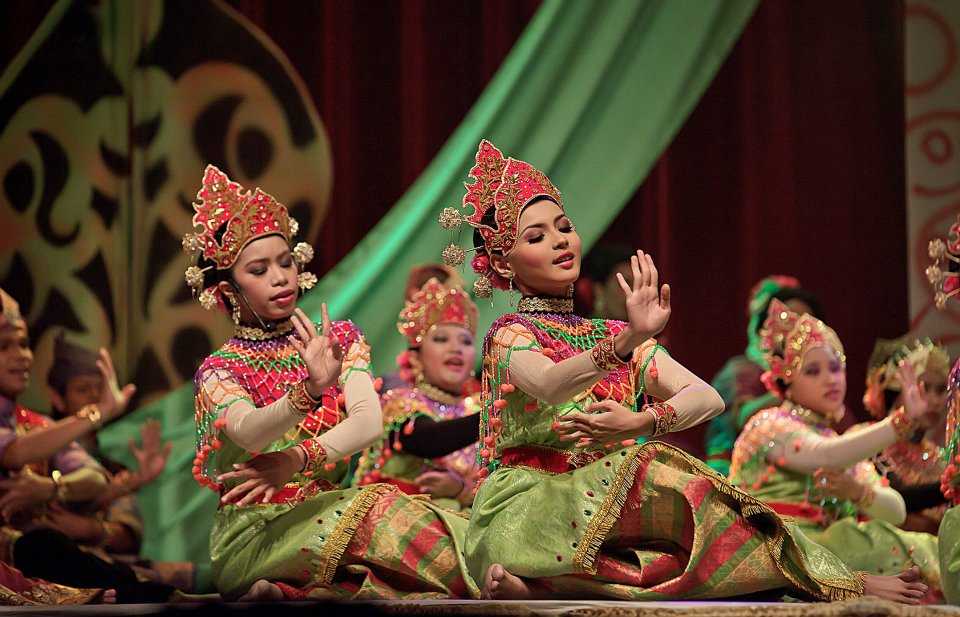 Tarian Tradisional Di Malaysia Hhg Malaysian Traditional Dances My Xxx Hot Girl