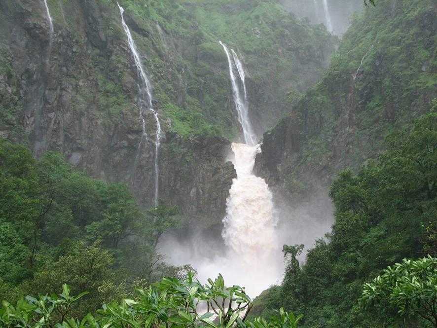 Dhobi waterfall, Mahabaleshwar| Dhobi waterfall Photos and Timings