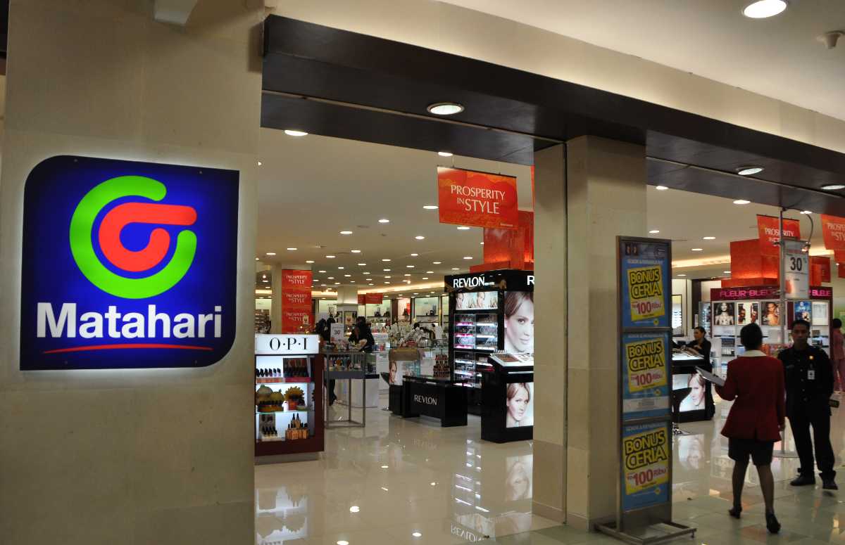 Carrefour Plaza Kuta - Shopping Square on Sunset Road in Kuta – Go