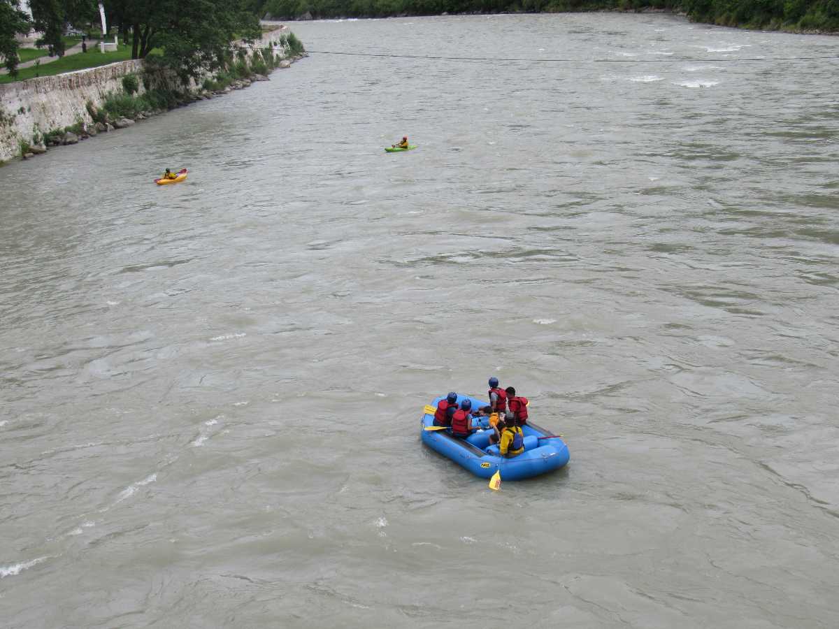 River Rafting at Mo Chhu