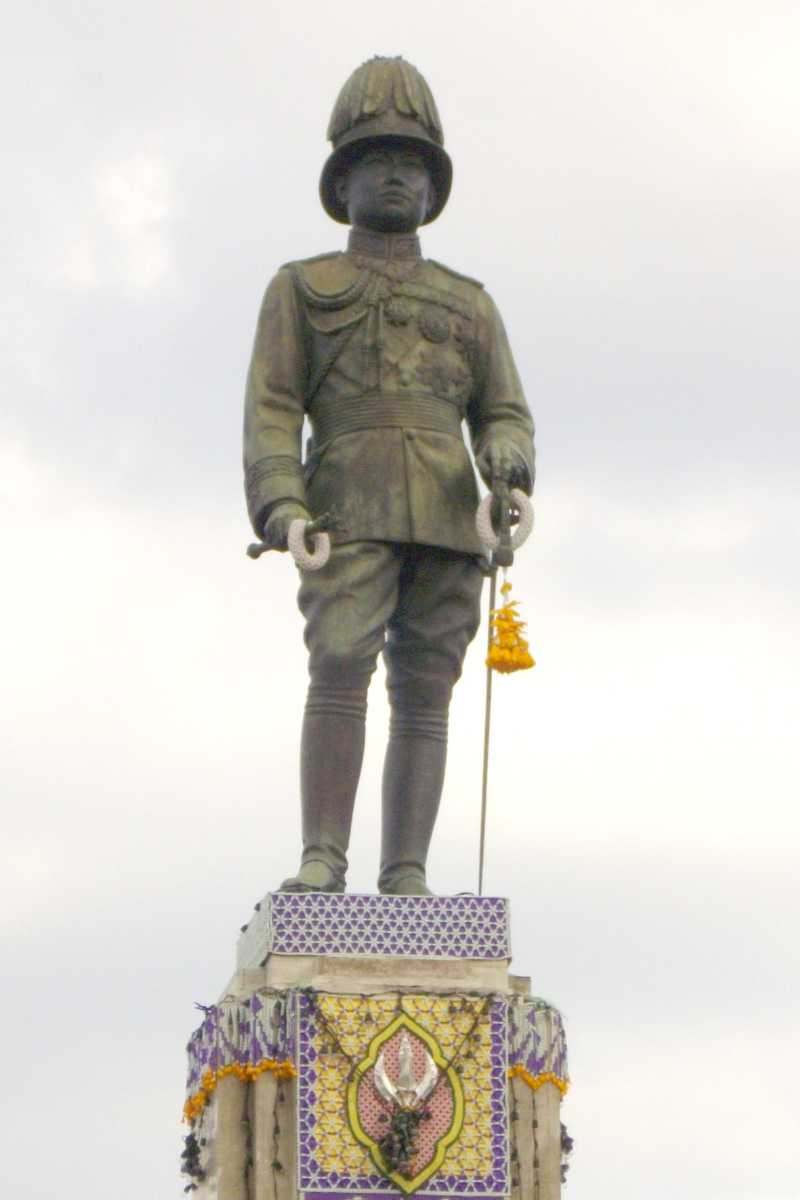 King Rama Statue, Lumpini Park