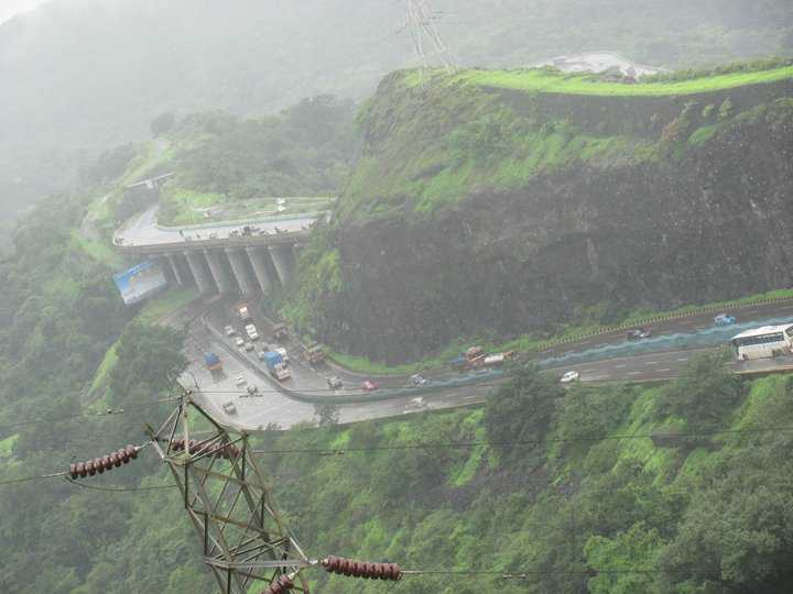 Mist over Mumbai-Pune highway