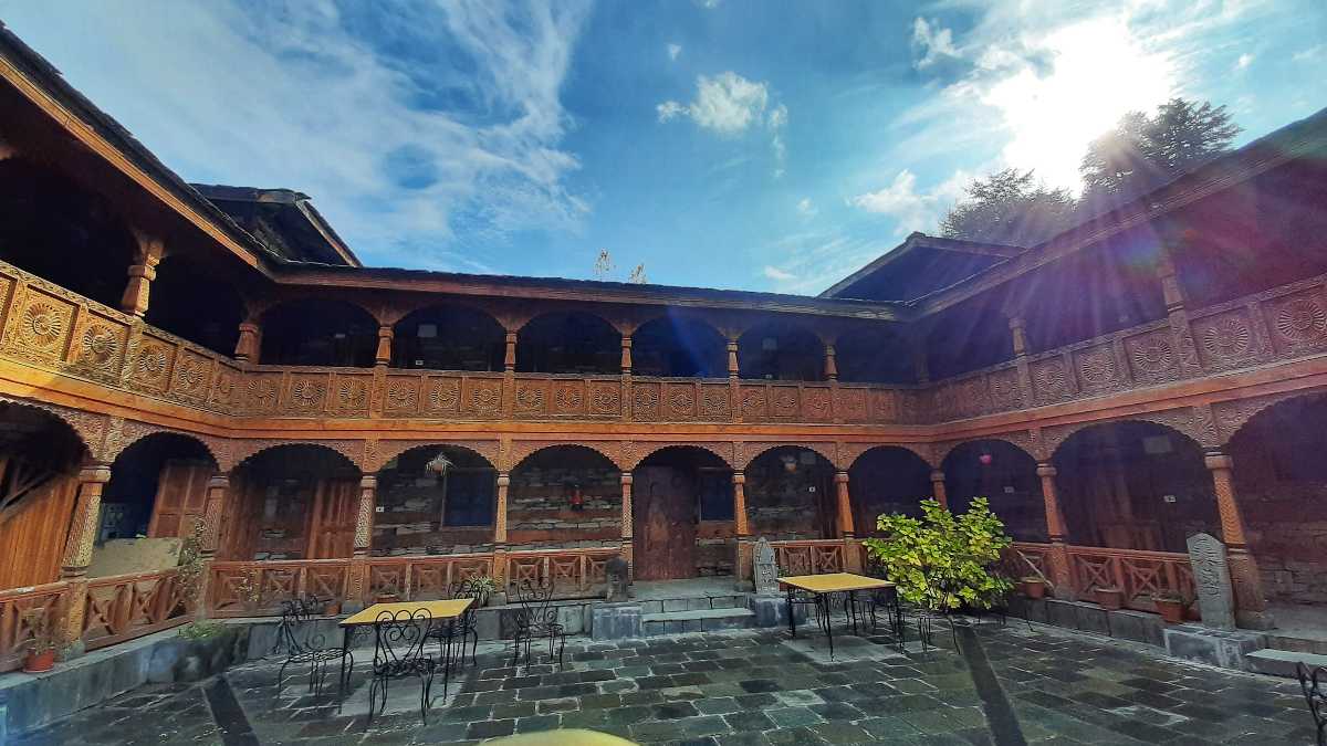 Naggar Castle