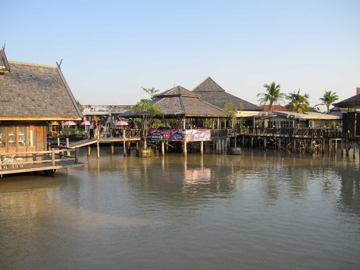 Pattaya floating market