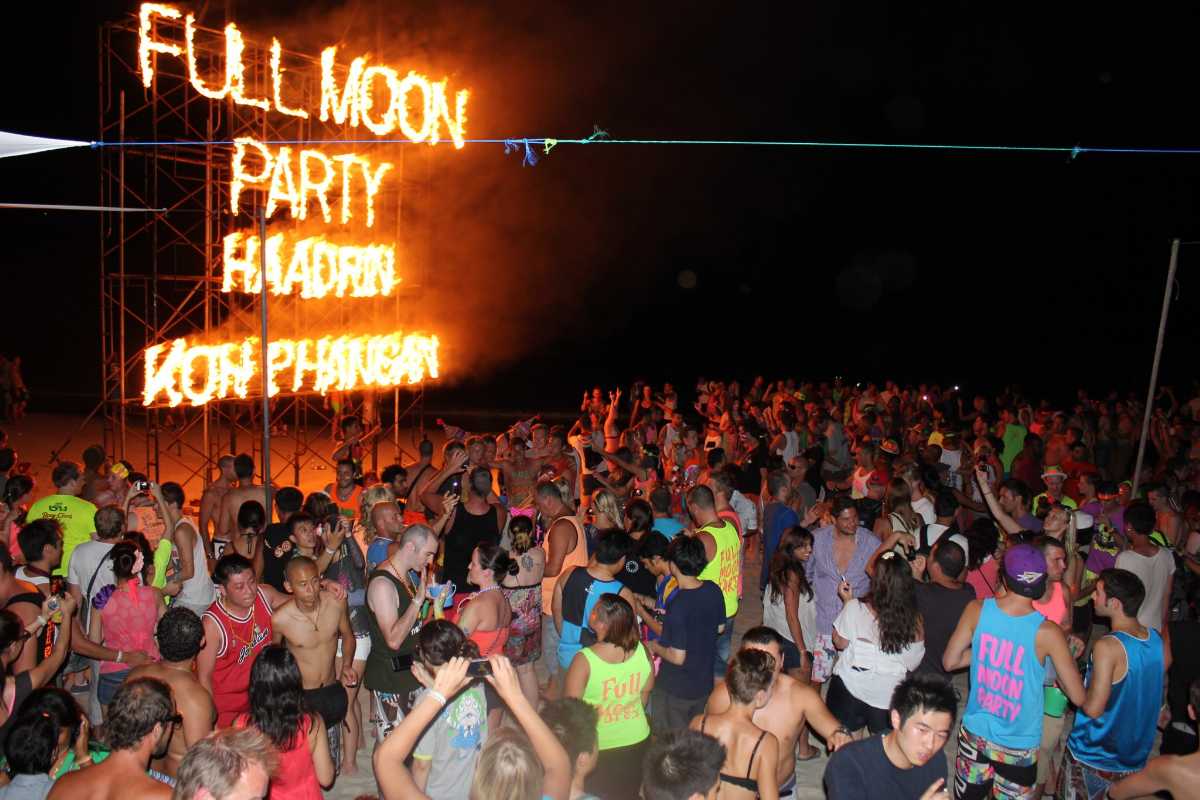 Full moon parties, Islands near Koh Tao