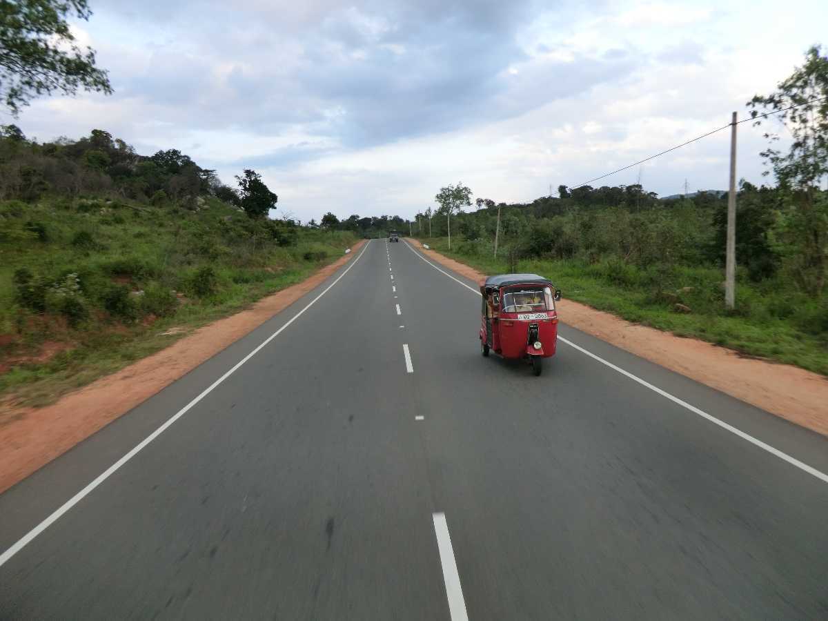 Roads in Sri Lanka