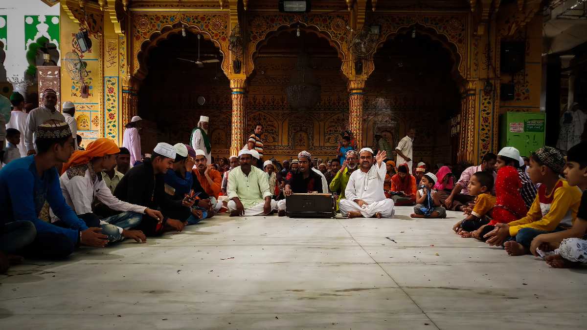 Qawwali performance at the Ajmer Sharif dargah