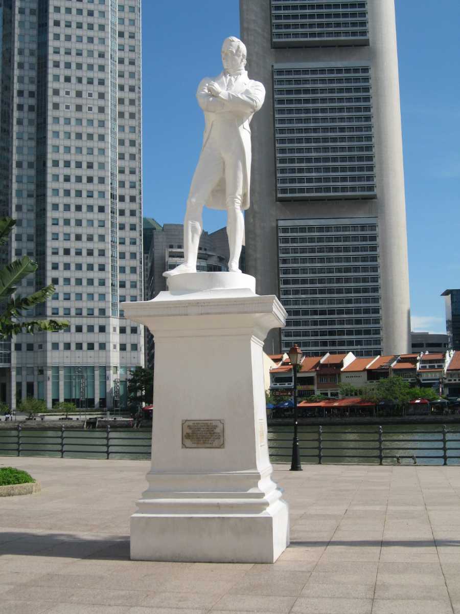 Sir Stamford Raffles Statue Singapore