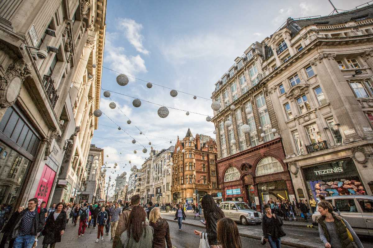 shopping tour in london