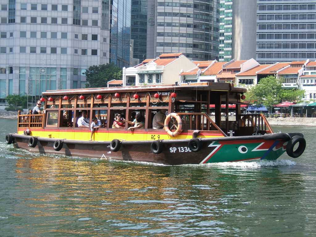 Singapore River Cruise Boat