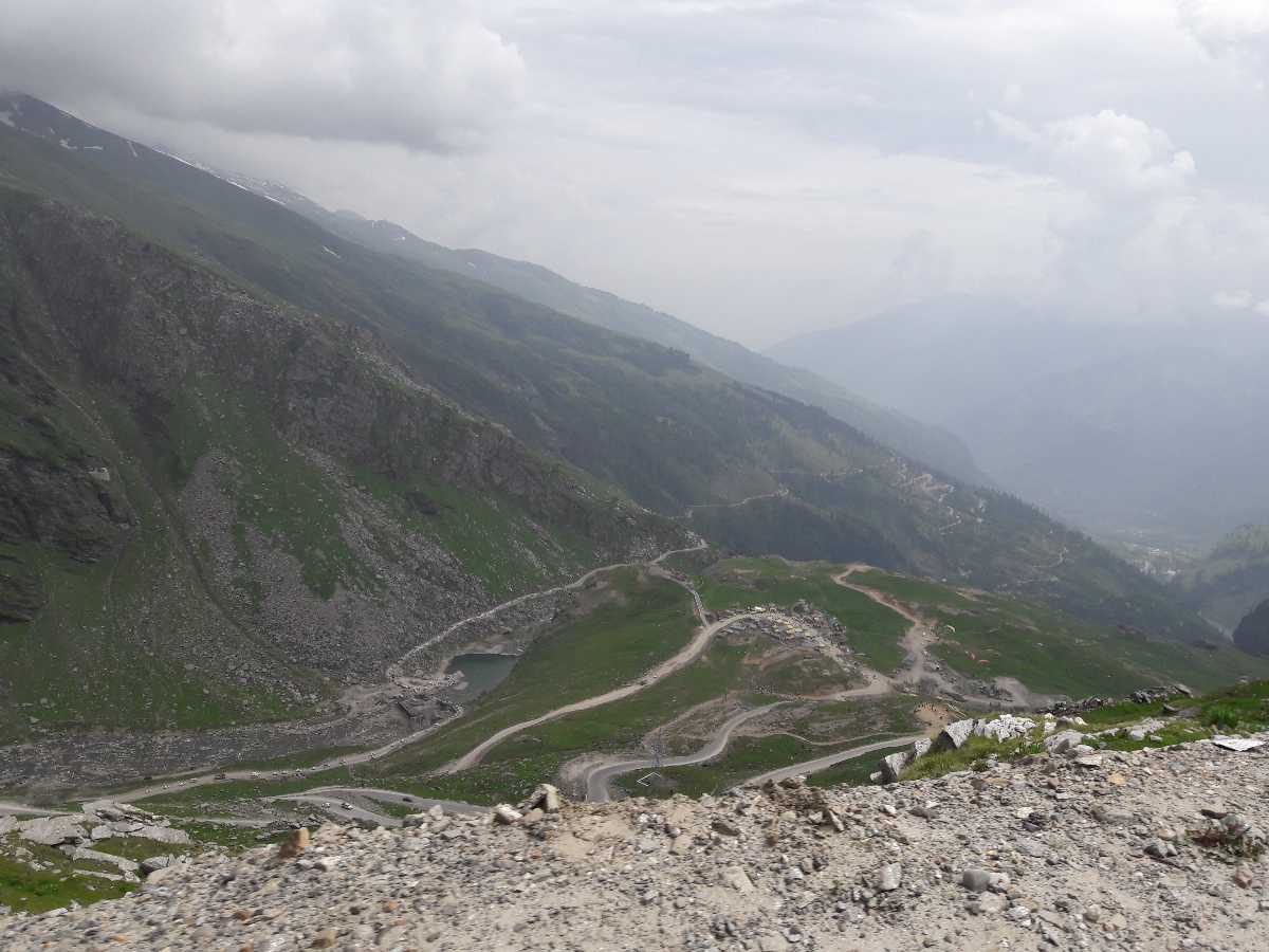 Road to Rohtang Pass from Manali