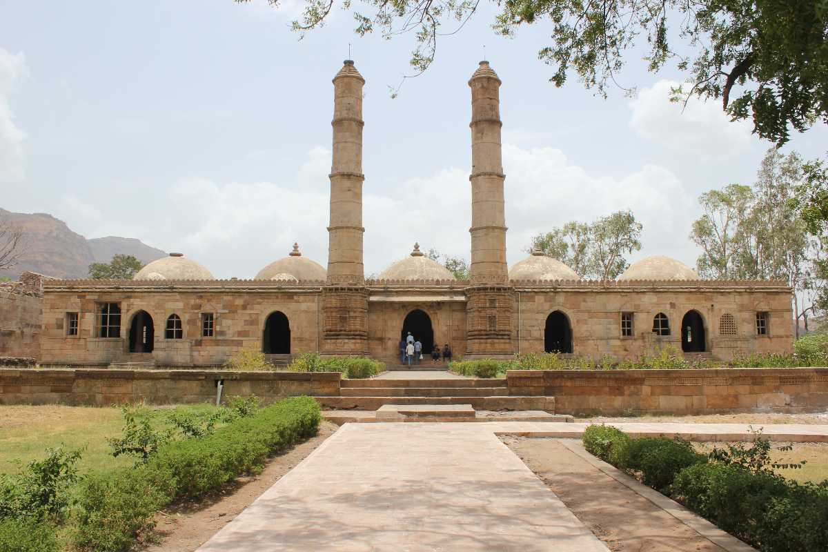 Summer Season, Champaner-Pavagadh