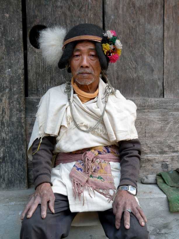 Apatani men sing folk song welcoming Dree festival - Ziro - YouTube