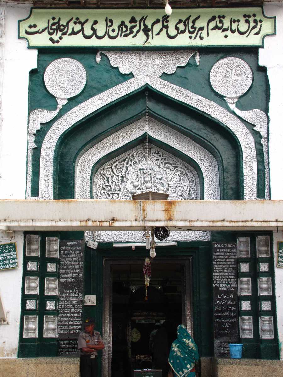 Best places to visit in Gulbarga Jama Masjid